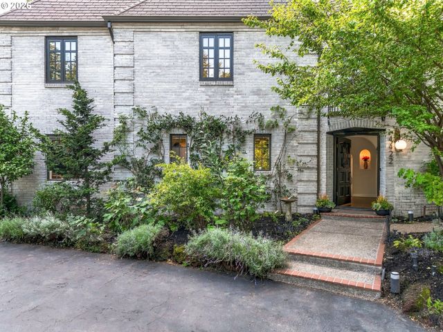 4422 Sw FAIRVIEW Blvd, Portland, OR 97221