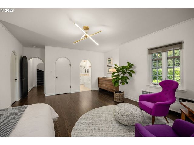 4422 Sw FAIRVIEW Blvd, Portland, OR 97221
