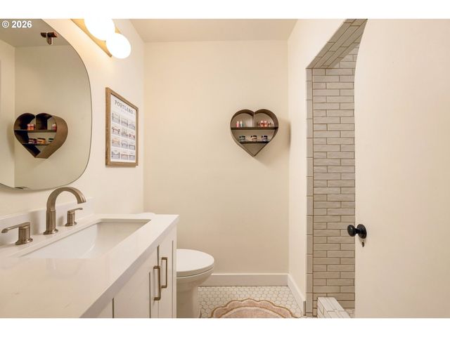 4422 Sw FAIRVIEW Blvd, Portland, OR 97221