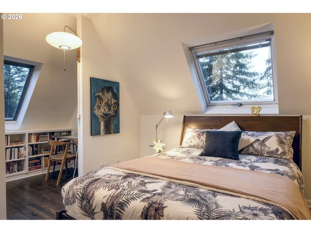 4422 Sw FAIRVIEW Blvd, Portland, OR 97221