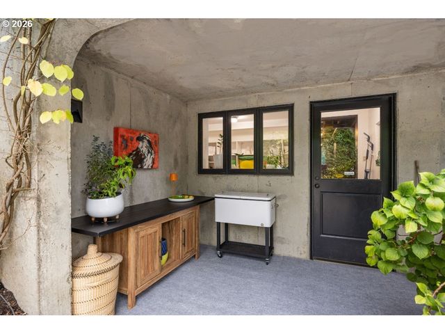 4422 Sw FAIRVIEW Blvd, Portland, OR 97221