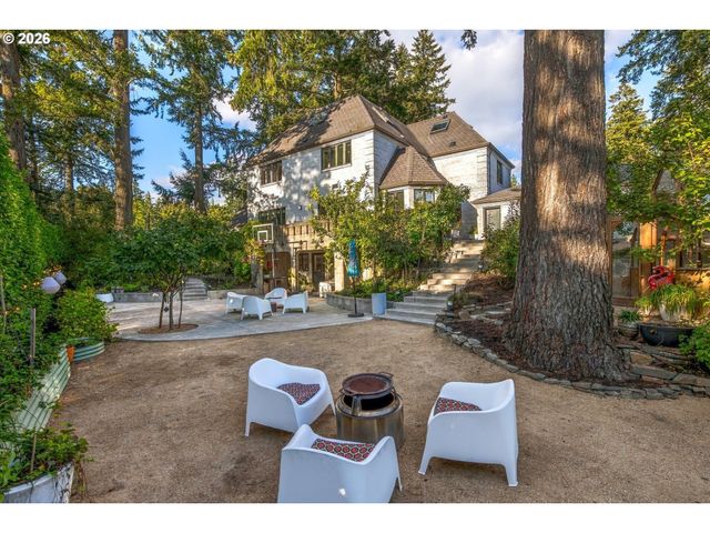 4422 Sw FAIRVIEW Blvd, Portland, OR 97221