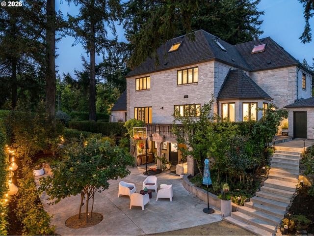 4422 Sw FAIRVIEW Blvd, Portland, OR 97221