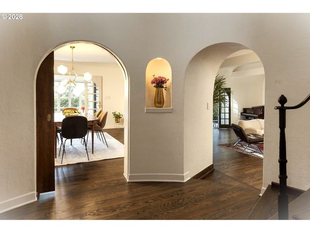 4422 Sw FAIRVIEW Blvd, Portland, OR 97221