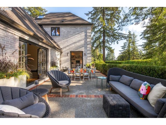 4422 Sw FAIRVIEW Blvd, Portland, OR 97221