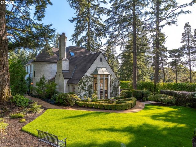 4422 Sw FAIRVIEW Blvd, Portland, OR 97221
