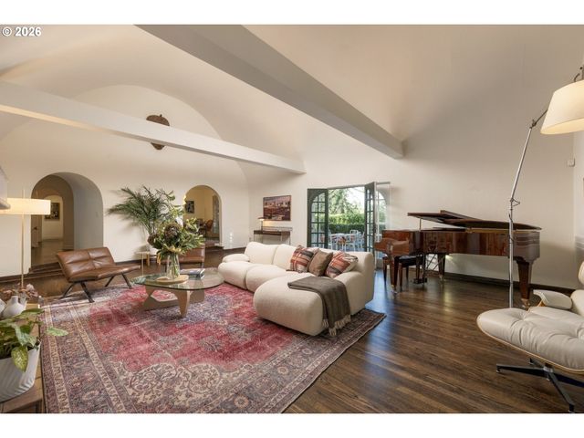4422 Sw FAIRVIEW Blvd, Portland, OR 97221