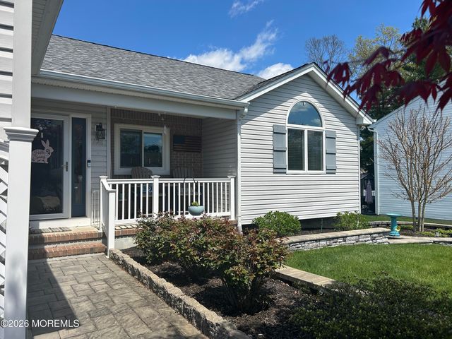 128 Gangway Lane, Manahawkin, NJ 08050