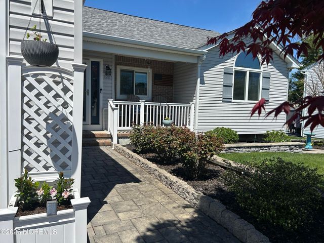 128 Gangway Lane, Manahawkin, NJ 08050
