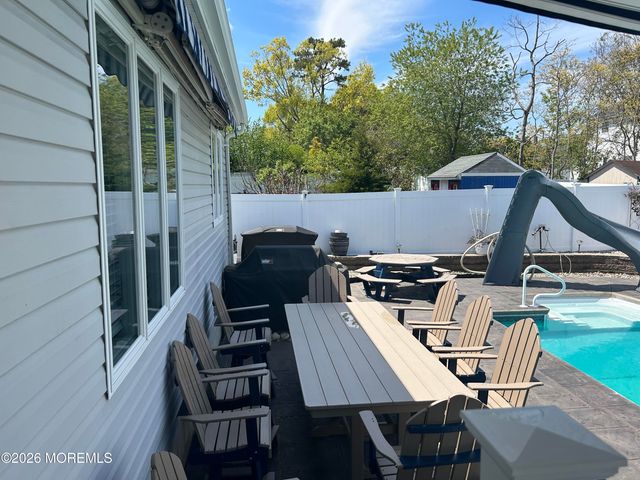 128 Gangway Lane, Manahawkin, NJ 08050
