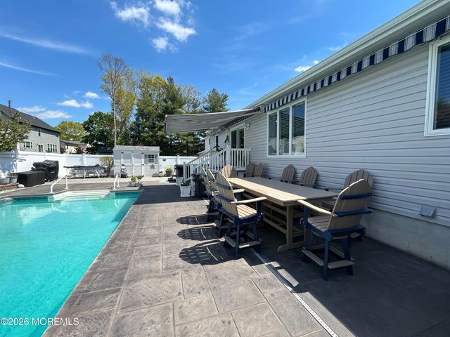 128 Gangway Lane, Manahawkin, NJ 08050