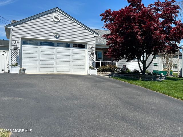 128 Gangway Lane, Manahawkin, NJ 08050