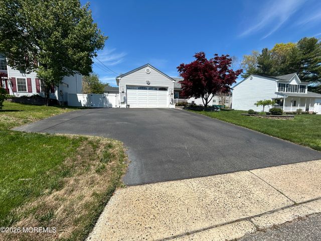 128 Gangway Lane, Manahawkin, NJ 08050