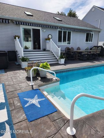 128 Gangway Lane, Manahawkin, NJ 08050