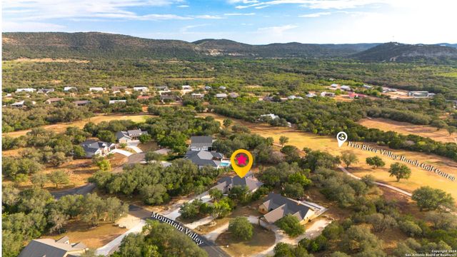 822 Mountain Valley, Concan, TX 78838