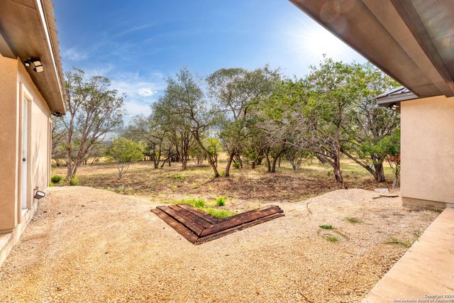 822 Mountain Valley, Concan, TX 78838