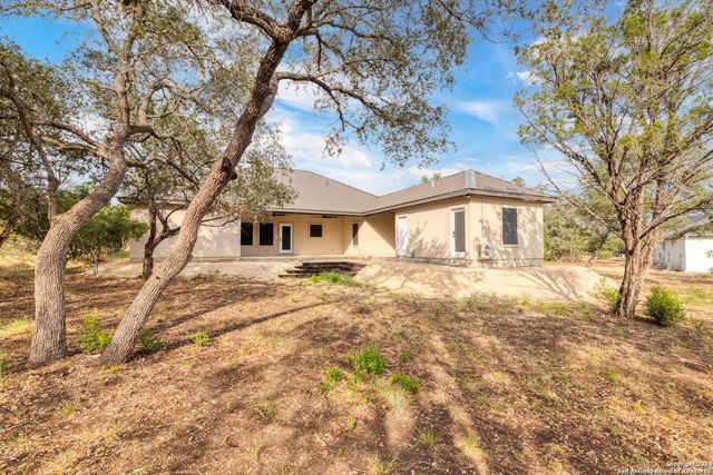 822 Mountain Valley, Concan, TX 78838