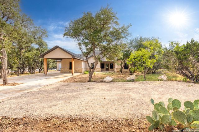 822 Mountain Valley, Concan, TX 78838