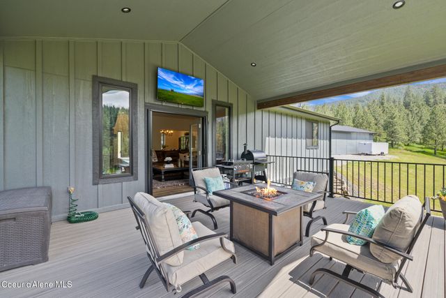 18568 W Heavens Gate RD, Post Falls, ID 83854
