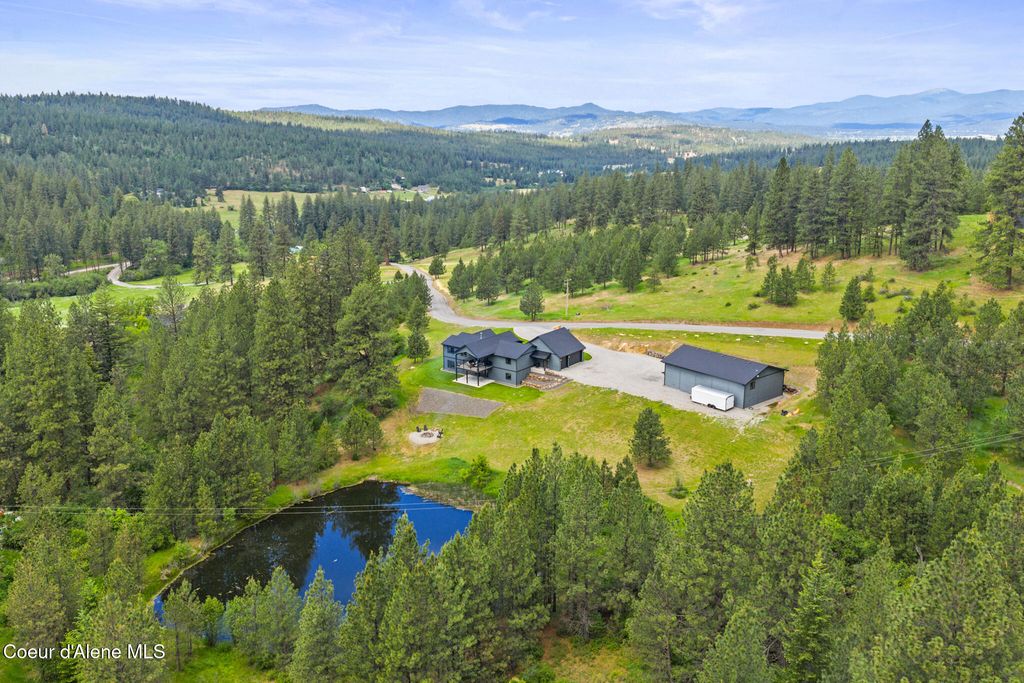 18568 W Heavens Gate RD, Post Falls, ID 83854