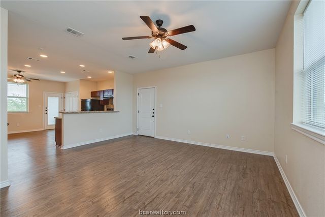 1915 Dartmouth Street 4031, College Station, TX 77840