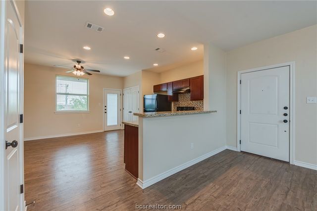 1915 Dartmouth Street 4031, College Station, TX 77840