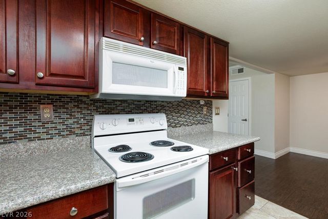 5081 River Glen Drive 127, Las Vegas, NV 89103