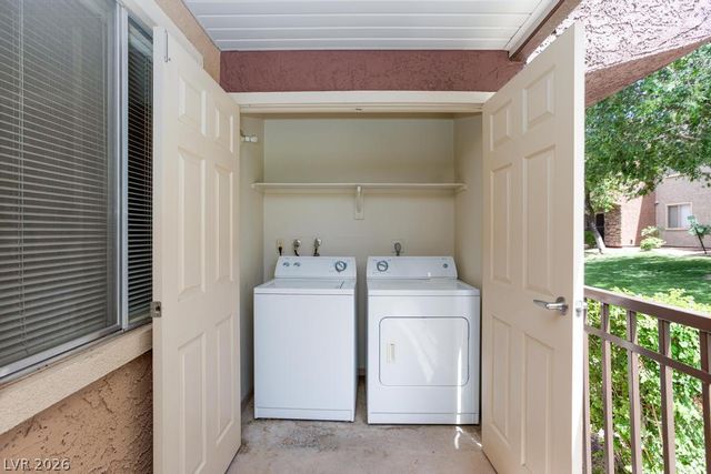5081 River Glen Drive 127, Las Vegas, NV 89103