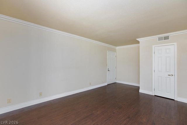 5081 River Glen Drive 127, Las Vegas, NV 89103