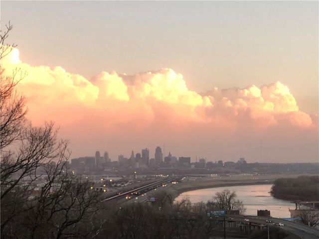 3712 N Briarcliff Road, Kansas City, MO 64116