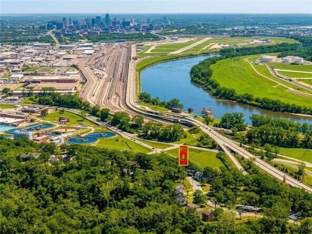 3712 N Briarcliff Road, Kansas City, MO 64116