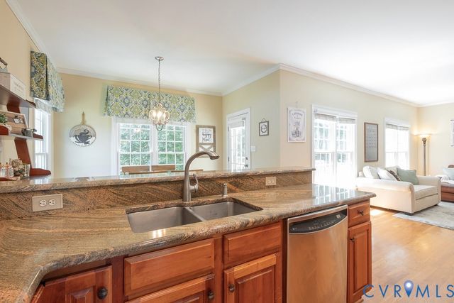 15731 Fox Marsh Dr, Moseley, VA 23120