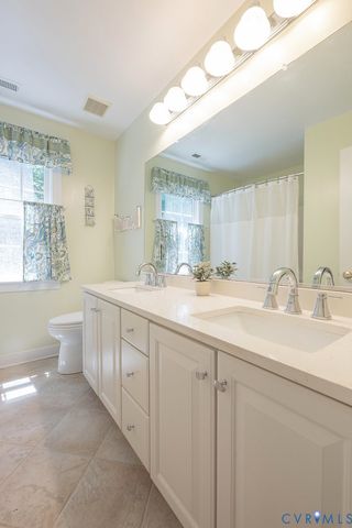 15731 Fox Marsh Dr, Moseley, VA 23120