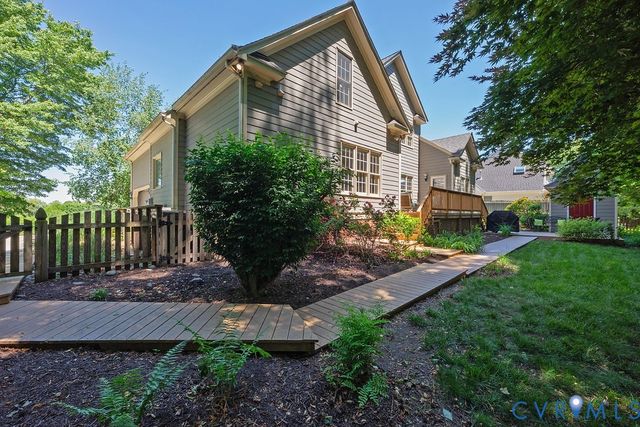 15731 Fox Marsh Dr, Moseley, VA 23120