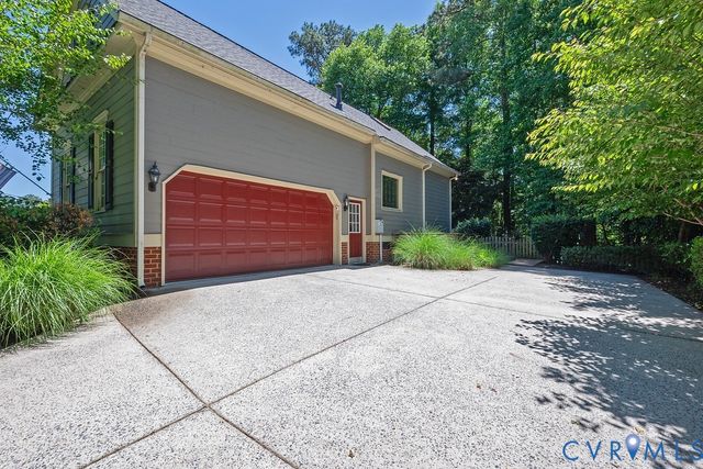 15731 Fox Marsh Dr, Moseley, VA 23120