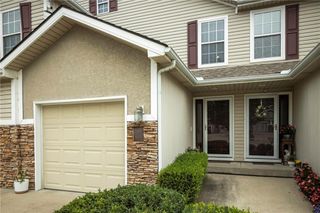 605 SW Shadow Glen Court, Blue Springs, MO 64015