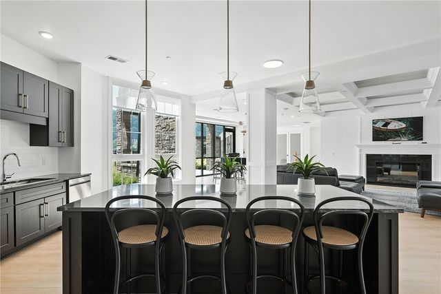 1 1st Street 310, Oakmont, PA 15139