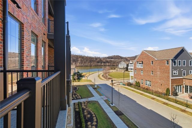 1 1st Street 310, Oakmont, PA 15139