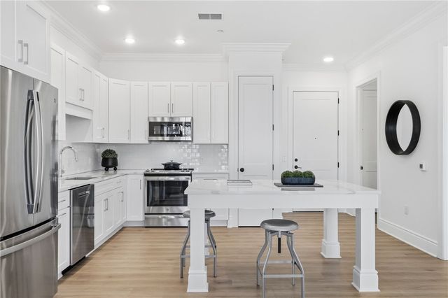 1 1st Street 310, Oakmont, PA 15139