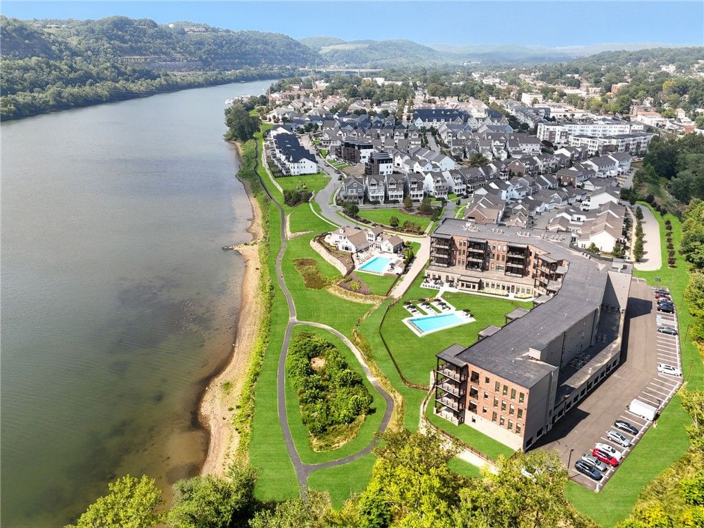 1 1st Street 310, Oakmont, PA 15139