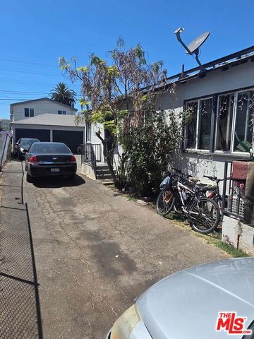 8719 Orchard Avenue, Los Angeles, CA 90044