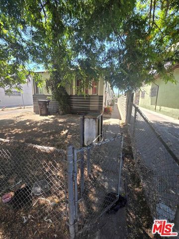 8719 Orchard Avenue, Los Angeles, CA 90044