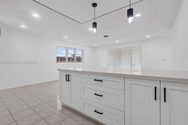 258 SW 8th St, Dania Beach, FL 33004