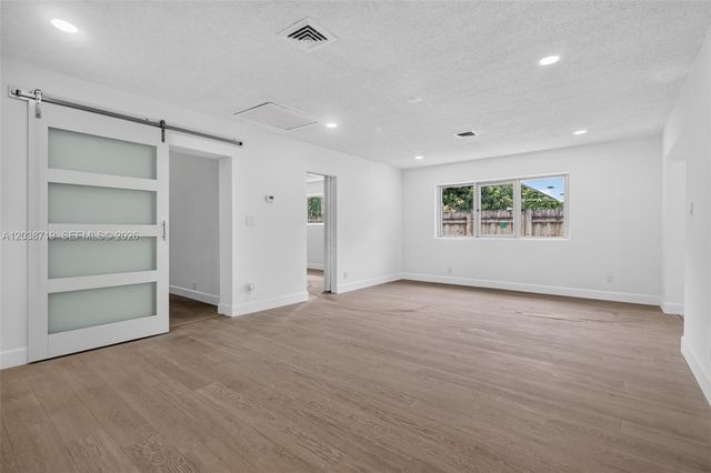 258 SW 8th St, Dania Beach, FL 33004