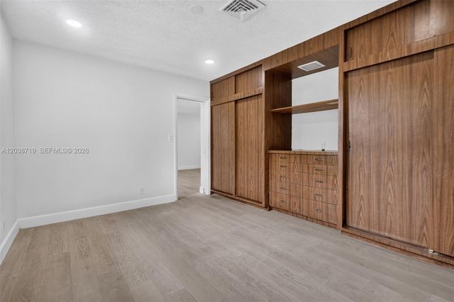 258 SW 8th St, Dania Beach, FL 33004