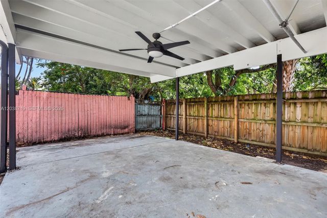 258 SW 8th St, Dania Beach, FL 33004