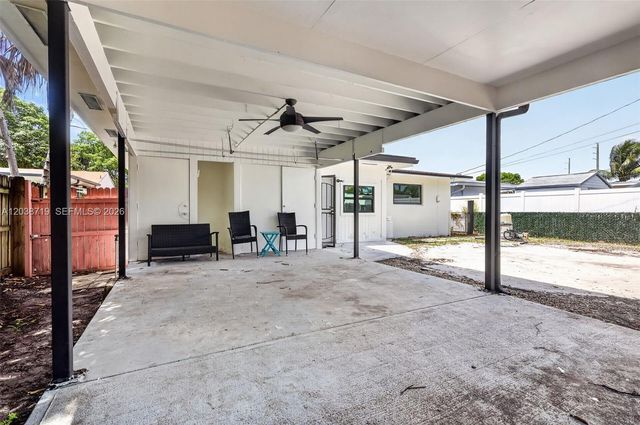 258 SW 8th St, Dania Beach, FL 33004