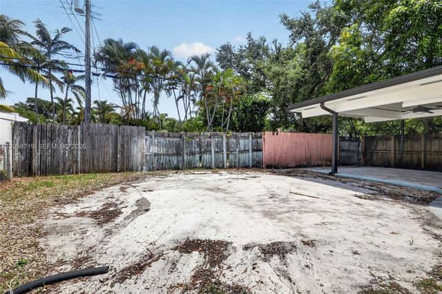 258 SW 8th St, Dania Beach, FL 33004