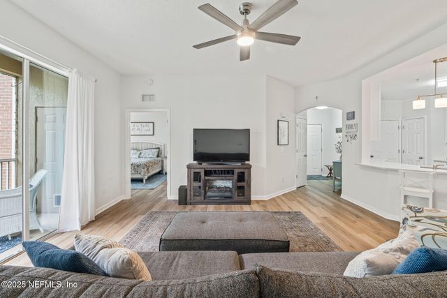 785 OAKLEAF PLANTATION Parkway, 222, Orange Park, FL 32065