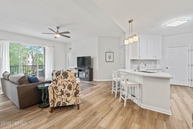 785 OAKLEAF PLANTATION Parkway, 222, Orange Park, FL 32065